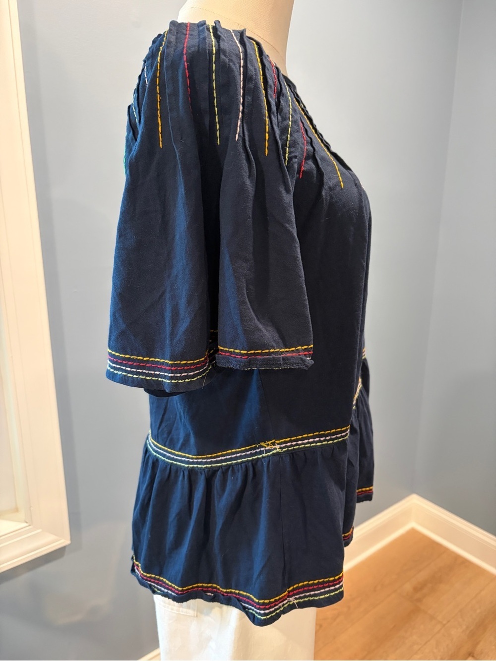 Maeve Anthropologie Navy Embroidered Peasant Blouse XS Boho - Picture 9 of 11
